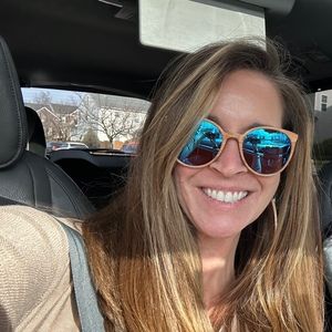 Meet your Posher, Dana